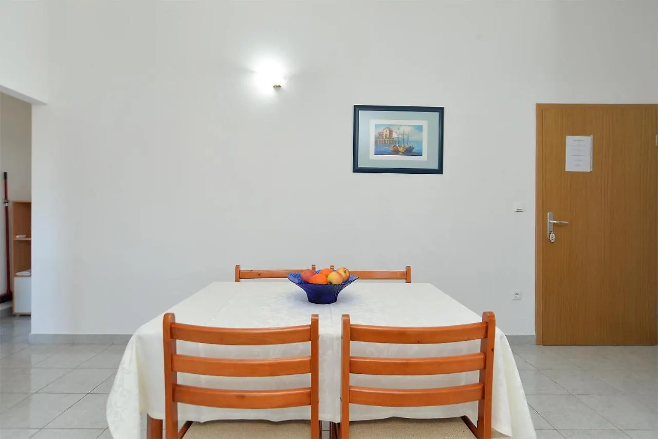 Apartments Jere 719 Pula 0*,  Hırvatistan